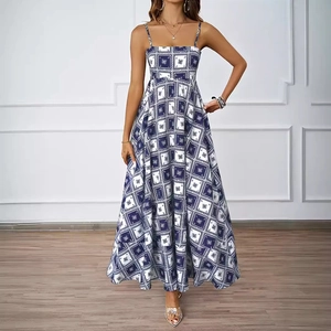 Robe longue d'été à fleurs avec dos nu licou et taille haute coupe évasée en ligne A