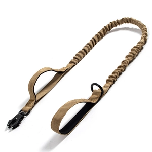 Tactische hondenlijn coyote bruin met elastisch nylon en metalen snelsluiting gesp