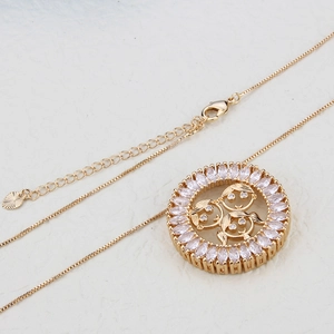 Collier plaqué or 18k avec zircon marquise et pendentifs de trois enfants ronds