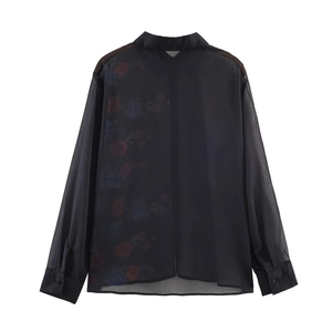 Camicia da donna in chiffon nero con ricamo floreale laterale e colletto a revers
