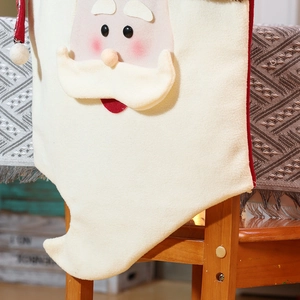 Weihnachtsmann-Stuhlbezug aus rotem Fleece und weißem Kunstfell für die Tischdekoration
