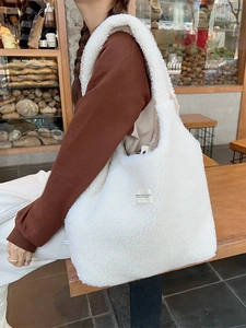 White sherpa fleece tote bag with large capacity for winter shoulder carry style