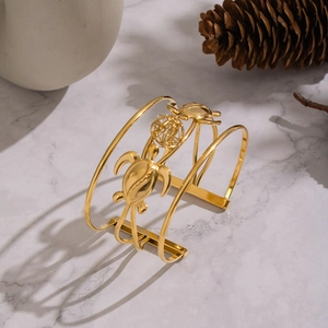 Bracciale rigido multistrato in acciaio inossidabile dorato con tartarughe marine