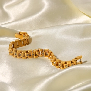 PVD 18K vergoldetes Edelstahl-Armband im Uhrenstil mit weißen Zirkonia-Steinen