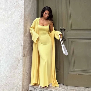 Ensemble robe longue jaune deux pièces pour femme avec cardigan long coupe ajustée