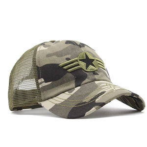 Casquette camouflage d'extérieur avec broderie étoile et panneaux en maille aérée