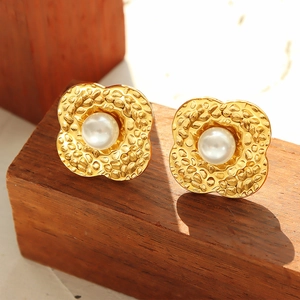 French style 18K gold plated hammered metal flower stud earrings with white pearls