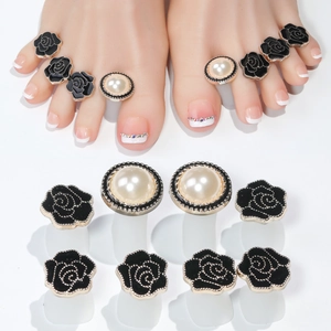Detailed set of 10 toe rings featuring elegant black roses and imitation pearls on gold base