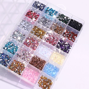 Platte hars strass-steentjes set met 28 vakken voor doe-het-zelf nagelkunst en decoratie