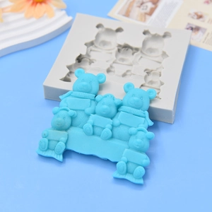 Grey silicone mold featuring five cute teddy bears for DIY fondant and chocolate baking