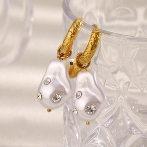 Baroque style 18K gold plated textured hoop earrings with irregular white pearls and crystals