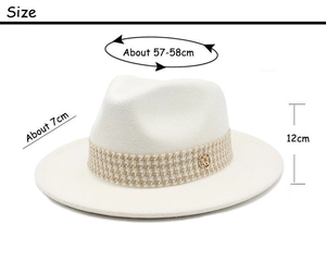 Size diagram of cream fedora with M logo and 7cm brim, 12cm height, 57-58cm circumference