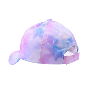 Détail de la casquette de baseball motif nébuleuse avec boucle arrière réglable