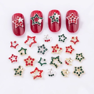 Kit déco ongle Noël avec étoiles et lunes en strass rouge et vert sur métal 3D