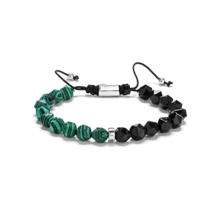 Bracelet tressé en œil de tigre et agate noire avec perles à facettes et breloque gravée