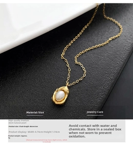 Detail of freshwater pearl pea pendant with gold titanium steel chain and dimensions