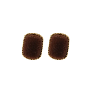 Retro square earrings featuring brown velvet inlay with golden twisted metal frame edges