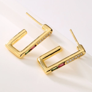 18K gold plated C-shaped geometric earrings with zircon and emerald rubies