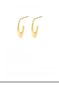 Detailed view of U-shaped S925 sterling silver earrings with 18k gold plating details