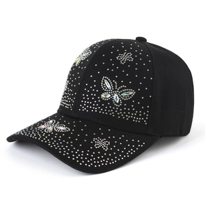 Casquette de baseball noire avec papillon et étoiles scintillants en strass colorés