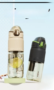 Detail of BPA-free PPSU sports bottles with measurements and heat-resistant 500ml body