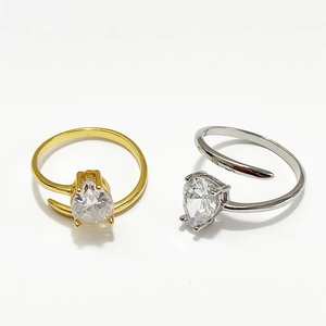 Elegant 925 silver pear-cut solitaire ring with adjustable bypass band in gold and silver