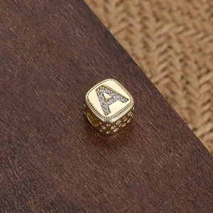 Perla quadrata dorata lettera A con intarsio in zircone per creazione braccialetti DIY