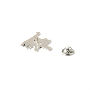 Silver metal cat badge with back needle and butterfly clutch closure detail