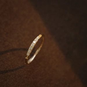 S925 sterling silver 18K gold plated ring with gradient row of sparkling zircon stones