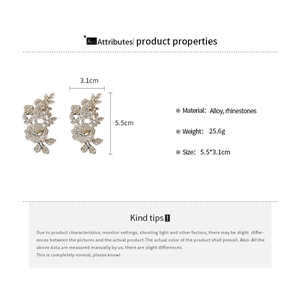 Detailed size specifications for rhinestone flower and leaf ear clips, 5.5 by 3.1 cm