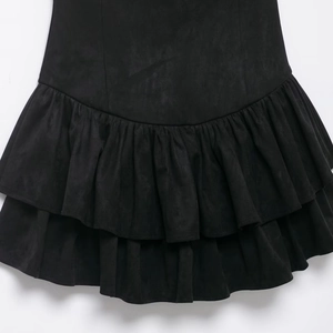 Robe courte noire en velours pour femme avec ourlet à double épaisseur de volants