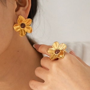 Orecchini E Anello Con Stampa Leopardata E Fiori In Acciaio Inossidabile Placcato Oro 18K Gioielli Retro Per Donna