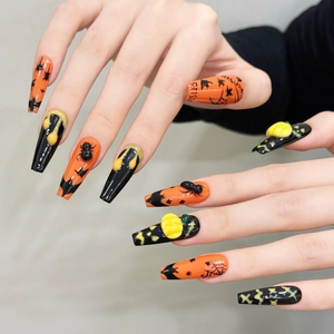 Faux ongles Halloween 3D avec motifs de citrouilles et d'araignées, forme cercueil long