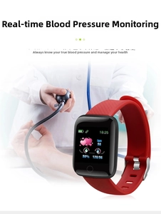 Smartwatch con cinturino rosso che mostra il monitoraggio della pressione e del battito