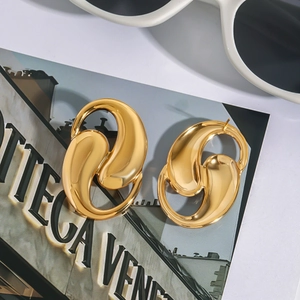 Minimalist 18K gold-plated stainless steel teardrop earrings with a polished hollow design