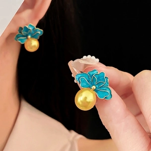 Vintage Enamel Flower Stud Earrings With Gold Artificial Pearl Dangle Alloy Floral Jewelry With Silver Earring Post For Women