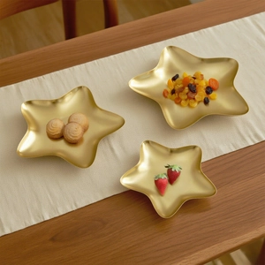 Iron Star Shaped Decorative Tray For Home Dessert Snack Jewelry Storage Metal Pentagram Design Serving Plate Decor Modern