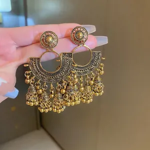 Vintage Böhmische Ethnische Jhumka Tropfenohrringe Für Frauen Legierung Fächerförmig Hohlglocke Mit Silberohrstecker