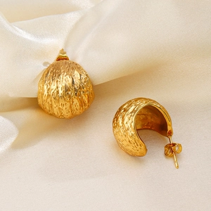 Boucles Oreilles Créoles Géométriques En Forme C Acier Inoxydable Plaqué Or 18K Texture Martelée Irrégulière Rétro Pour Femmes