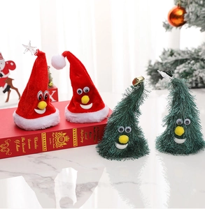 Peluches de Noël lumineuses comprenant des chapeaux musicaux et des sapins dansants