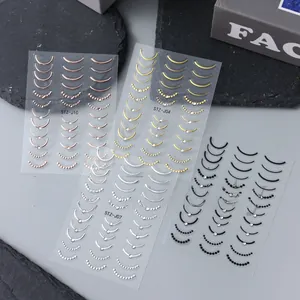 Autocollants 5D pour ongles avec courbes métalliques élégantes et motifs de points épurés