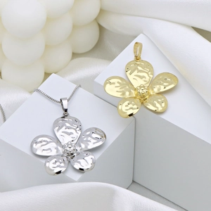 Exaggerated Hammered Texture Copper Flower Pendant Necklace For Women Gold Silver Plated Ins Fashion Floral Statement Jewelry