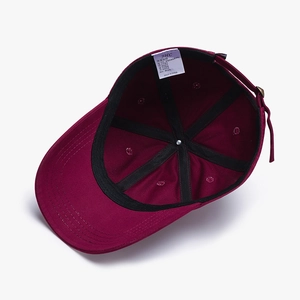 Berretto da baseball in cotone lavato bordeaux con cuciture interne e fibbia in metallo