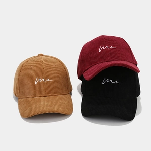 Casquettes de baseball en velours côtelé avec broderie vague en kaki, bordeaux et noir