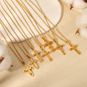 Collier Pendentif Croix Plaqué Or 18 Carats Acier Inoxydable Incrusté De Strass Bijoux De Mode Religieux Pour Femmes Élégant