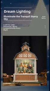 Gros plan de la lanterne de Noël vintage en bois avec rennes et éclairage LED chaud