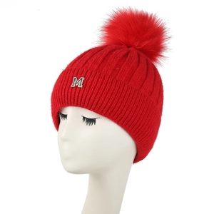 Bonnet En Tricot Hiver Acrylique Chaud Doublé Polaire Pompon Fausse Fourrure Strass Lettre M Extérieur Élégant Femme