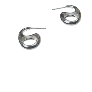 Abstract geometric pig nose earrings in S925 sterling silver with a minimalist polished finish