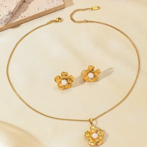 Vintage gold camellia flower necklace and earrings set with pearls in stainless steel