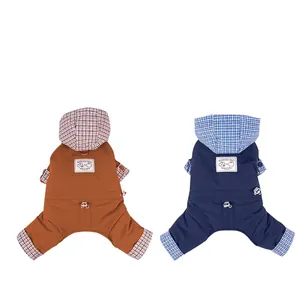 Cappotto caldo impermeabile per cani con cappuccio a quadretti e anello per guinzaglio